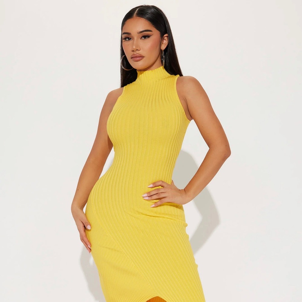 Pyramids Midi Dress - Yellow